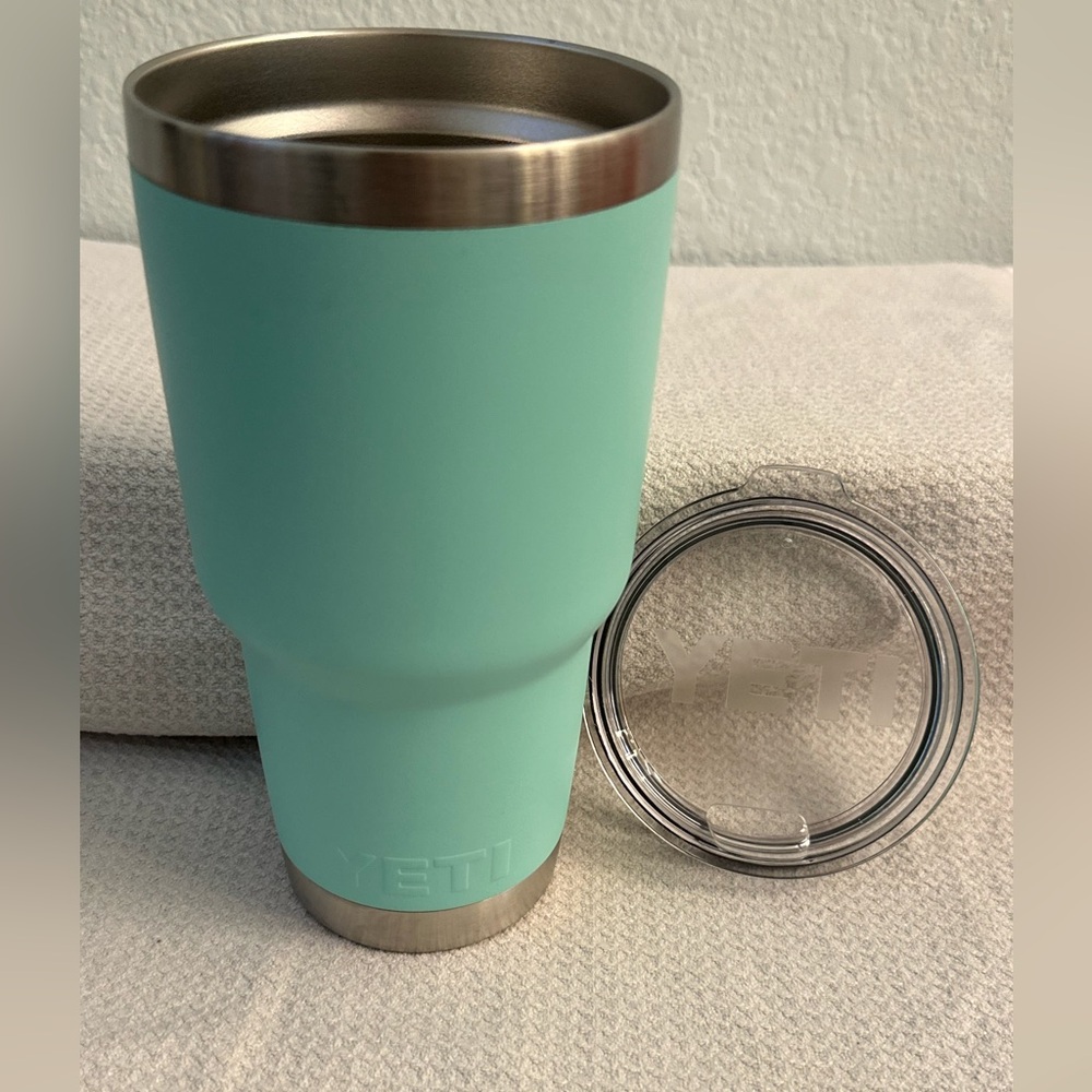 Yeti 40 oz tumbler